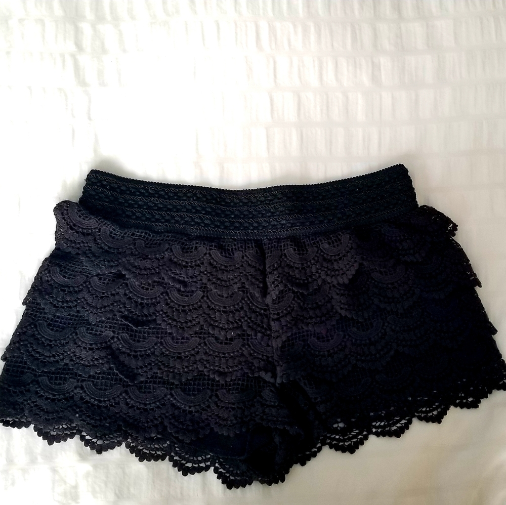 Black Scalloped Lace Trim Shorts
